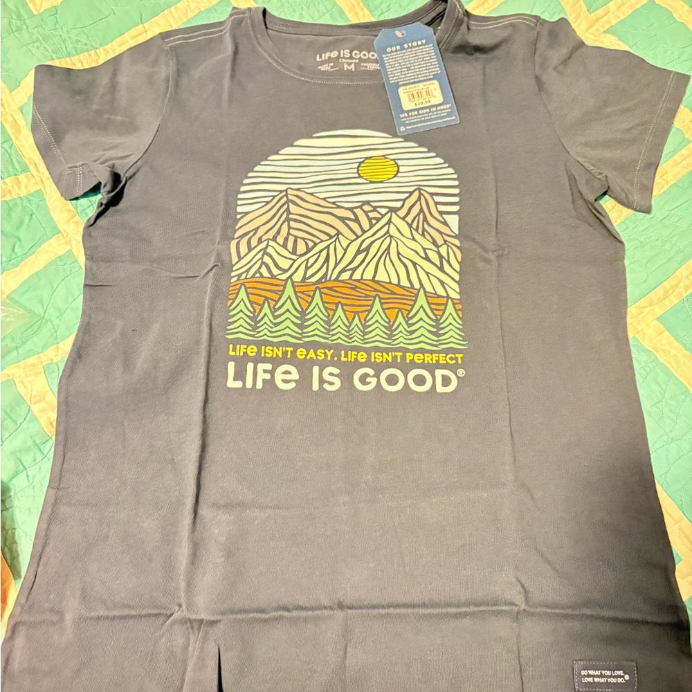 Life Is Good Women’s Medium Mountain Graphic Tee
